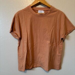 Things between tee shirt